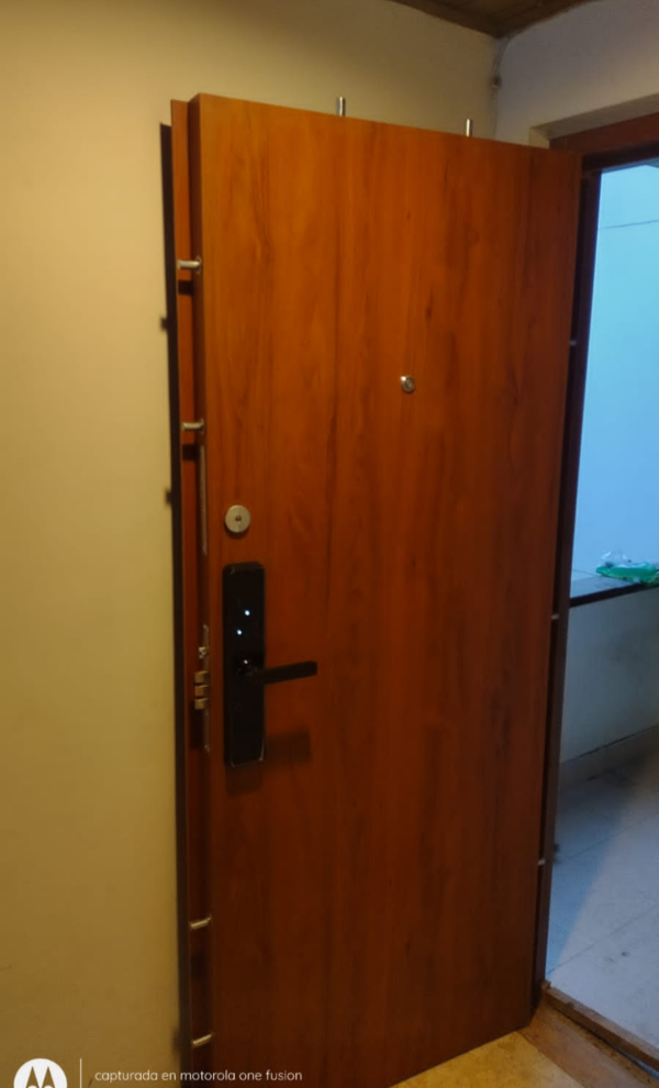 Jr proveedor de puertas de seguridad bogota